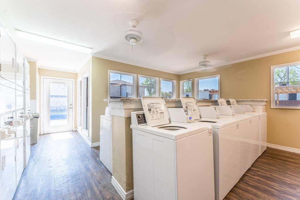 Central 1Br King Bed Suites, Close To Downtown & Domain Όστιν Εξωτερικό φωτογραφία