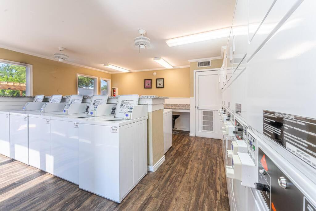 Central 1Br King Bed Suites, Close To Downtown & Domain Όστιν Εξωτερικό φωτογραφία